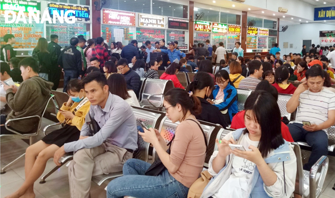 Hành khách về quê đón Tết bắt đầu trở lại Đà Nẵng
