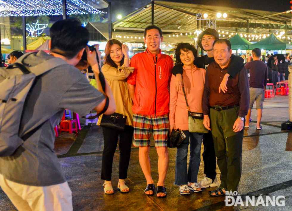 South Korean tourists welcoming the New Year in Da Nang