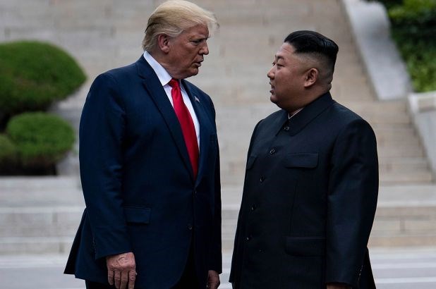 Tổng thống Mỹ Donald Trump bày tỏ tin tưởng nhà lãnh đạo Triều Tiên Kim Jong-un giữ lời hứa. (Nguồn: AP)