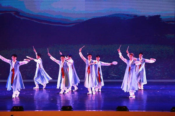 A performance by a dance troupe of the Republic of Korea at the 2nd International Dance Festival in 2017 in Ninh Binh province (Photo: dantri.com)