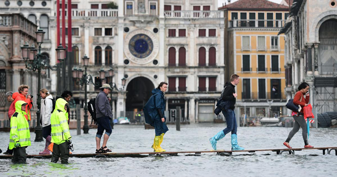 Quảng trường St Mark ở thành phố Venice (Ý) ngập nước vì lũ lụt hồi tháng 11-2019. Ảnh: AFP