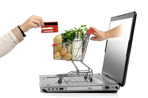 The size of Vietnamese e-commerce market is likely to hit 13 billion USD this year. (Photo: VNA)