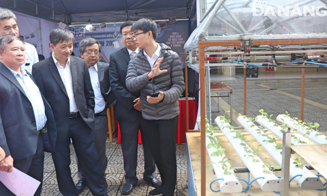 Delegates visiting the ‘smart farm’ model at the BKDN Techshow 2020