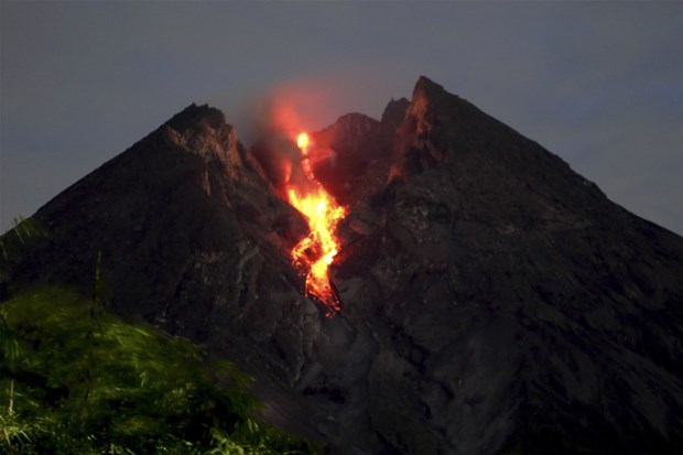 Mount Merapi erupts on March 10, 2019 (Photo: Xinhua/VNA)