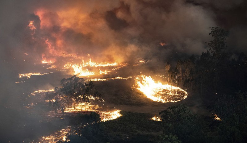 Đám cháy dữ dội ở bang Victoria, Australia. Ảnh: AP.