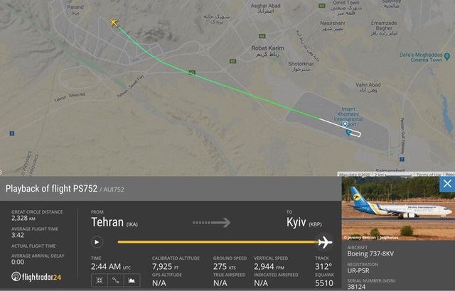 Đường bay của máy bay Ukraine International  Airlines trước khi gặp nạn (màu xanh) (Ảnh: Flightradar24)   