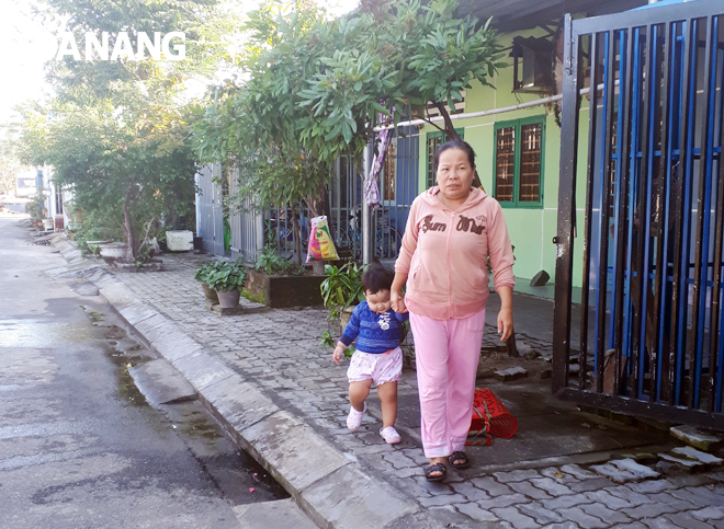 Với bà Lương Thị Sáu, tổ 9, phường Hòa Hiệp Nam (quận Liên Chiểu), tuổi già được như hiện nay là điều rất hạnh phúc.