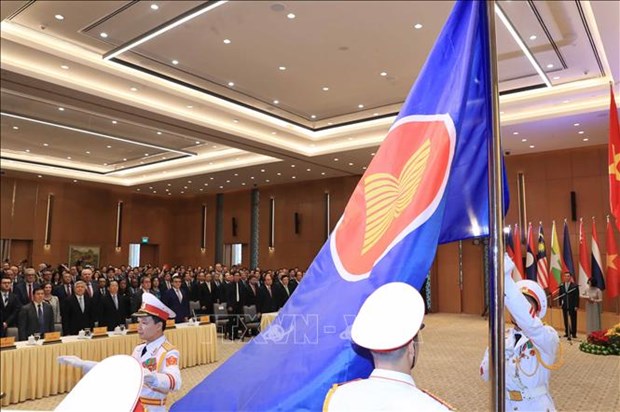 Vietnamese leaders join ASEAN flag-raising ceremony in January (Photo: VNA)