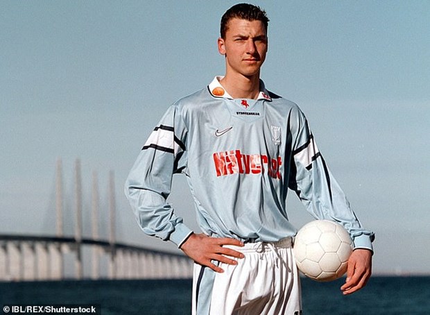 Ibrahimovic ghi bàn đầu tiên là cho Malmö FF vào năm 1999.