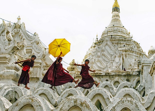 The Little Angels by Vietnamese photographer Viet Van won the Golden prize at the first International Photography Awards of India's Apawards. (Source: artelaguna.world)