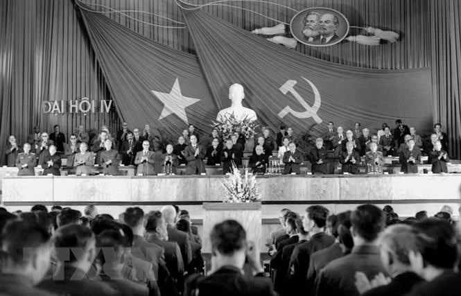 Đại hội đại biểu Đảng Cộng sản Việt Nam lần thứ IV được tổ chức từ ngày 14-20/12/1976 tại Hà Nội. Đồng chí Lê Duẩn được bầu làm Tổng Bí thư Ban Chấp hành Trung ương Đảng Cộng sản Việt Nam. (Ảnh: TTXVN)