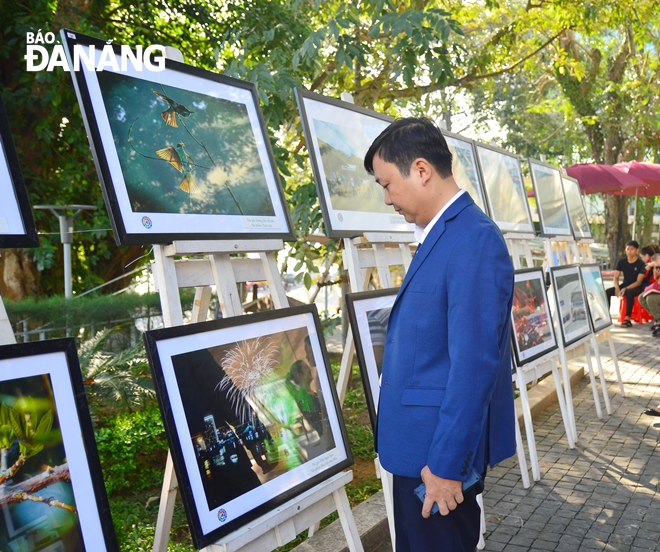 . Tại Hội Báo Xuân năm này, lần đầu tiên  có sự tham gia trưng bày 50 tác phẩm ảnh báo chí với chủ đề Xuân Quê hương, của các hội viên CLB Nhiếp ảnh Đà Nẵng thuộc Hội Nhiếp ảnh nghệ thuật thành phố Đà Nẵng. Đây là những tác giả đã có rất nhiều đóng góp tác phẩm trên tất cả các ấn phẩm báo chí trên địa bàn và cả nước. 