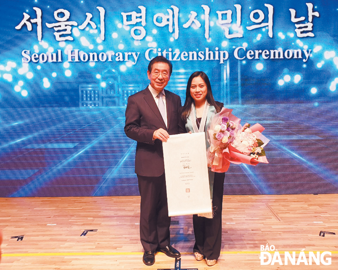 Lê Nguyễn Minh Phương tại lễ trao danh hiệu Công dân danh dự Seoul 2019. (Ảnh nhân vật cung cấp)