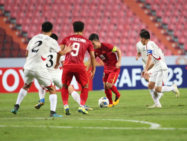 U23 Việt Nam thực sự khó khăn trước hàng thủ số đông của U23 Triều Tiên