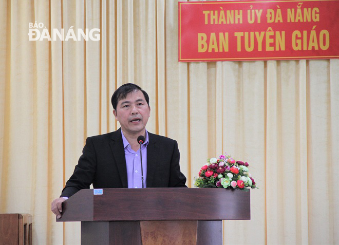 Tổng Biên tập Báo Đà Nẵng, Chủ tịch Hội Nhà báo thành phố Nguyễn Đức Nam phát biểu tại hội nghị. Ảnh: LAM PHƯƠNG
