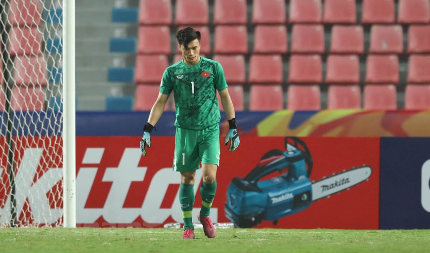 Thủ môn Thanh Hoá tâm điểm ở trận đấu đã qua khi mắc sai lầm đáng trách khiến U23 Việt Nam nhận bàn thua từ một tình huống sút phạt không mấy nguy hiểm. (Ảnh: Vietnam+)