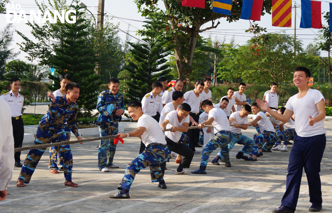 Thi kéo co vui xuân, một hoạt động không thể thiếu ở các đơn vị thuộc Vùng 3 Hải quân dịp Tết đến xuân về.