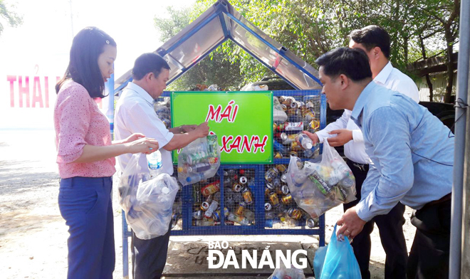 UBND xã Hòa Ninh triển khai mô hình “Mái nhà xanh tiếp bước em đến trường”. Ảnh: Nhân vật cung cấp