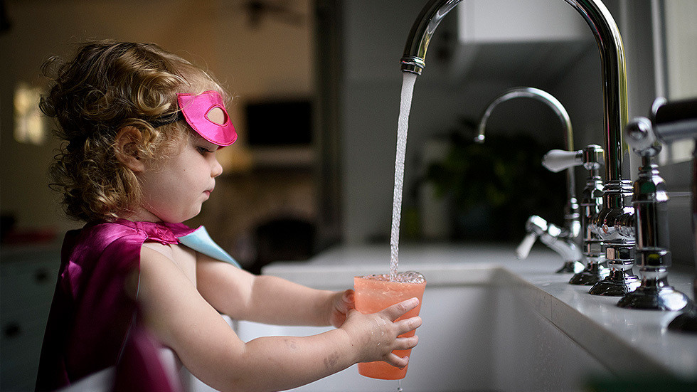 Nước máy uống trực tiếp từ vòi là một phâng tác nhân gây ung thư bàng quang. Ảnh minh họa: Getty Images