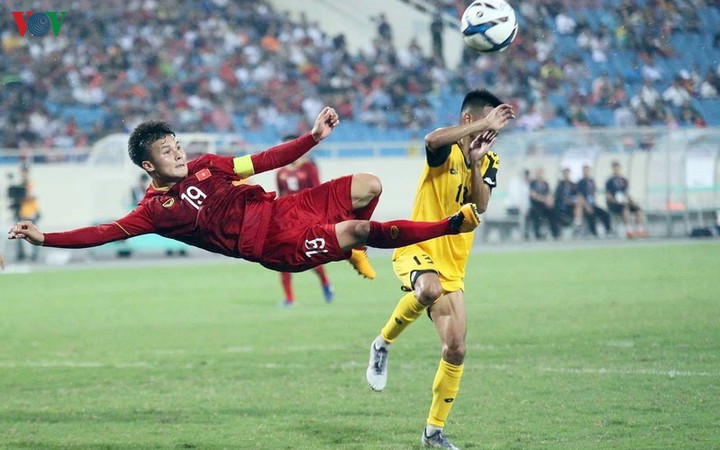 Quang Hải góp mặt trong top 5 cuộc bình chọn Quả bóng Vàng Việt Nam 2019.