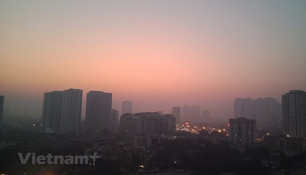 Bộ trưởng Trần Hồng Hà đề xuất cần kiểm kê các nguồn ô nhiễm không khí, sớm di dời các nguồn gây ô nhiễm không khí ra khỏi các khu dân cư. (Ảnh: Hùng Võ/Vietnam+)