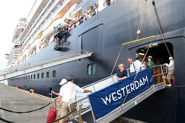 Nữ hành khách tàu Westerdam bị phát hiện lây nhiễm Covid