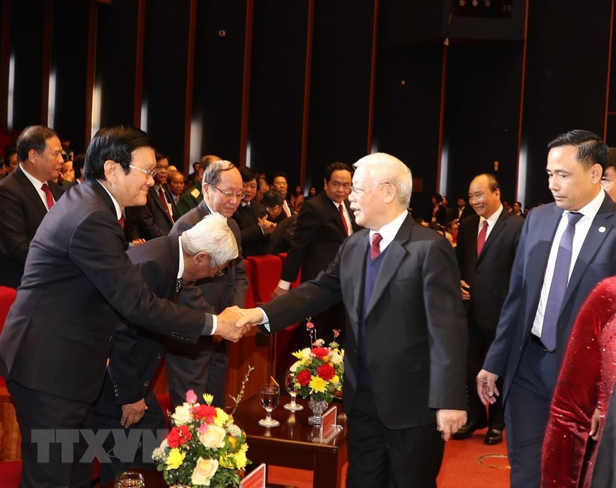 Tổng Bí thư, Chủ tịch nước Nguyễn Phú Trọng với các đồng chí lãnh đạo, nguyên lãnh đạo Đảng, Nhà nước và các đại biểu dự Lễ kỷ niệm. (Ảnh: Trí Dũng/TTXVN)