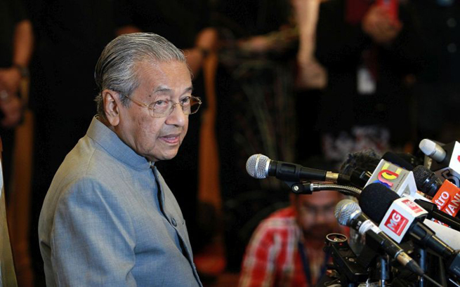 Thủ tướng Malaysia Mahathir Mohamad tuyên chiến với nạn phát tán tin tức giả về virus corona. Ảnh: Reuters
