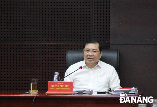 Chủ tịch UBND thành phố Huỳnh Đức Thơ phát biểu chỉ đạo tại phiên họp vào chiều 5-2. Ảnh: TRỌNG HÙNG