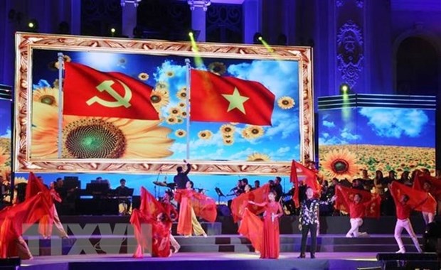 An art programme marks the 90th founding anniversary of the Communist Party of Vietnam (Photo: VNA)