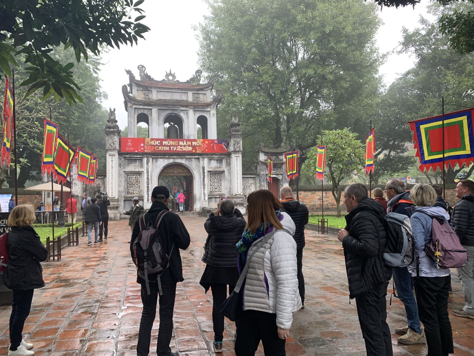 Sáng 6-2, các điểm di tích lịch sử văn hoá, danh lam thắng cảnh tại Hà Nội mở cửa trở lại đón khách tham quan.