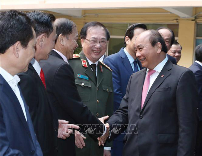 Thủ tướng Nguyễn Xuân Phúc và các đại biểu tham dự hội nghị.