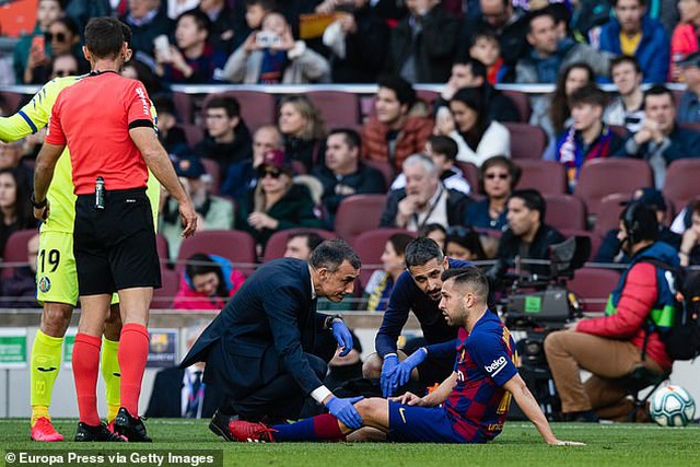 Barcelona chịu tổn thất khi Jordi Alba dính chấn thương
