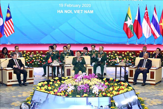 Đại tướng Ngô Xuân Lịch, Uỷ viên Bộ Chính trị, Phó Bí thư Quân uỷ Trung ương, Bộ trưởng Bộ Quốc phòng Việt Nam phát biểu khai mạc.