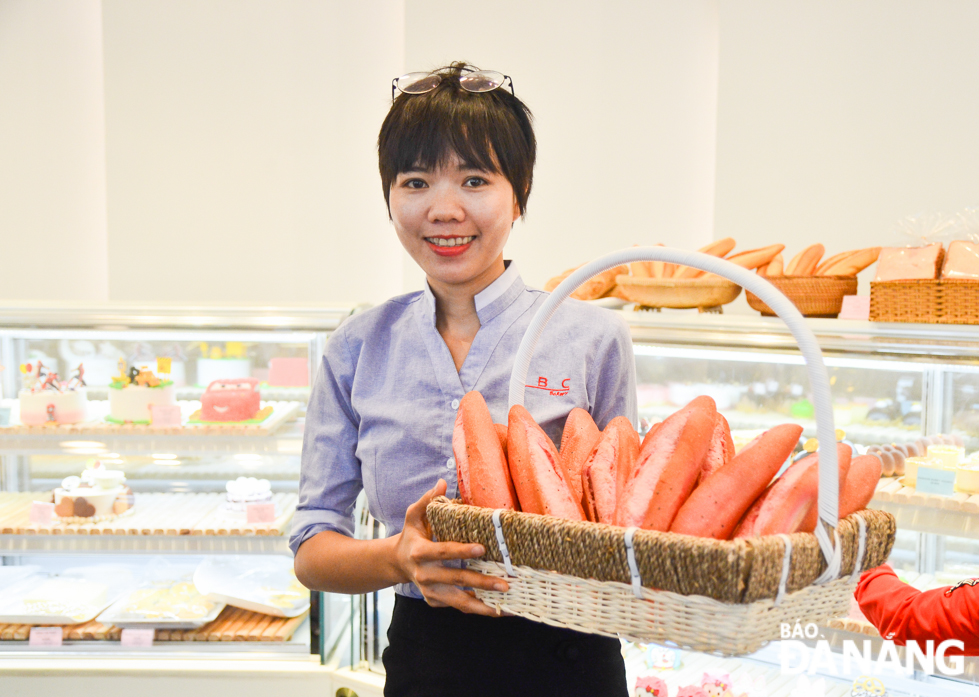 A total of 400 loaves of dragon fruit bread are sold at the ABC Bakery stores across the city every day