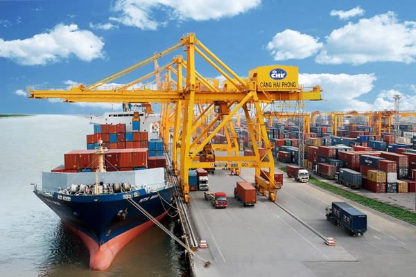  Logistics is among the key services sectors of Viet Nam (Photo: congluan.vn)