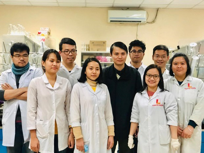 Tiến sỹ Lê Quang Hòa và các thành viên của nhóm nghiên cứu. (Nguồn: moit.gov.vn)