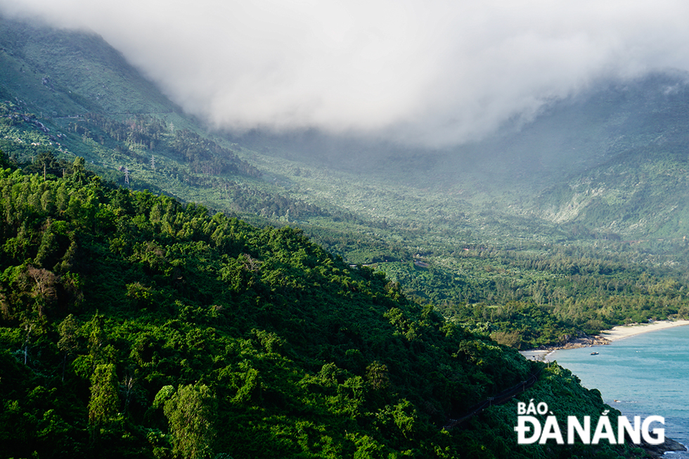 The panoramic views of winding roads on the Hai Van Pass