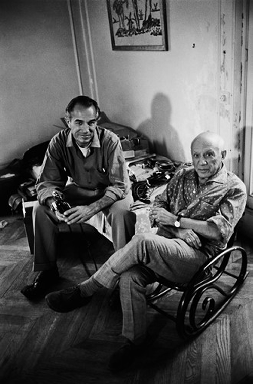 David Douglas Duncan và Pablo Picasso (phải) tại La Californie, 1960.