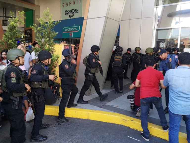 Philippines: 30 người bị bắt làm con tin ở trung tâm thương mại
