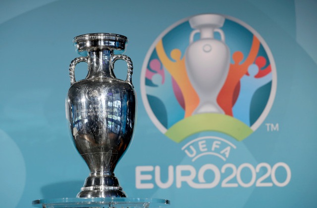Chính thức hoãn Euro 2020