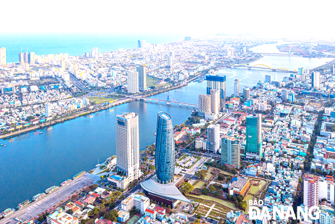 Phát huy truyền thống anh hùng cách mạng, xây dựng thành phố Đà Nẵng ngày càng văn minh, hiện đại
