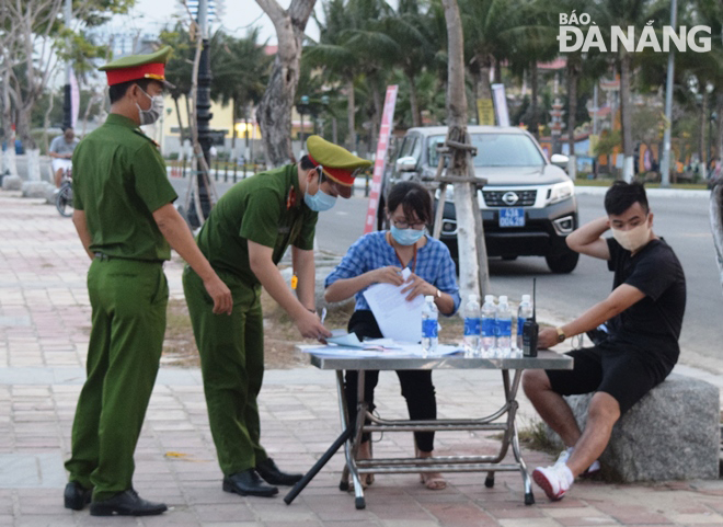 Quận Sơn Trà xử phạt 9 trường hợp không đeo khẩu trang ở nơi công cộng