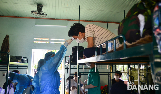 During their stay at the centre, the Vietnamese citizens have their body temperatures measured 2 times per day.