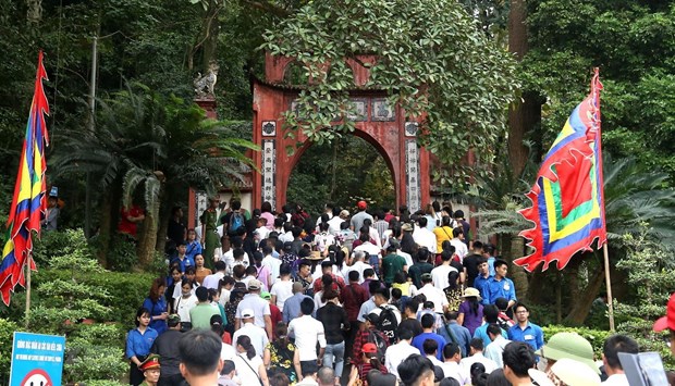 Visitors at Hung Kings' Temple Festival (Photo: VNA)