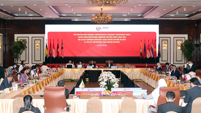 Participants at the Regional Comprehensive Economic Partnership (RCEP) meeting in Đà Nẵng.