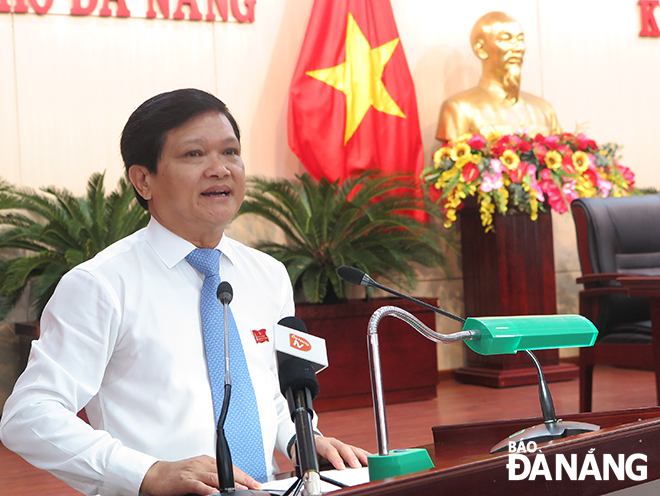 Chủ tịch HĐND thành phố Nguyễn Nho Trung phát biểu khai mạc kỳ họp thứ 13 (bất thường). Ảnh: SƠN TRUNG
