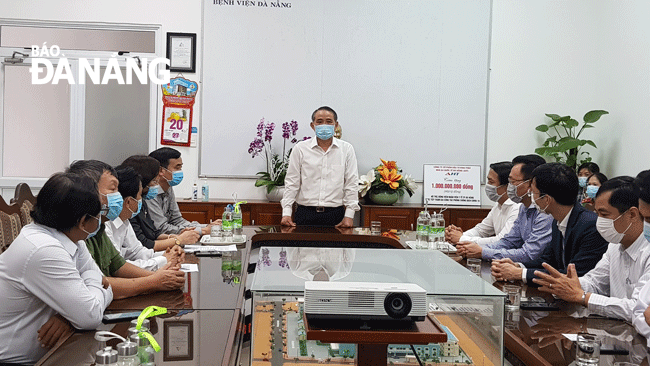 Secretary Nghia speaking at the donation ceremony