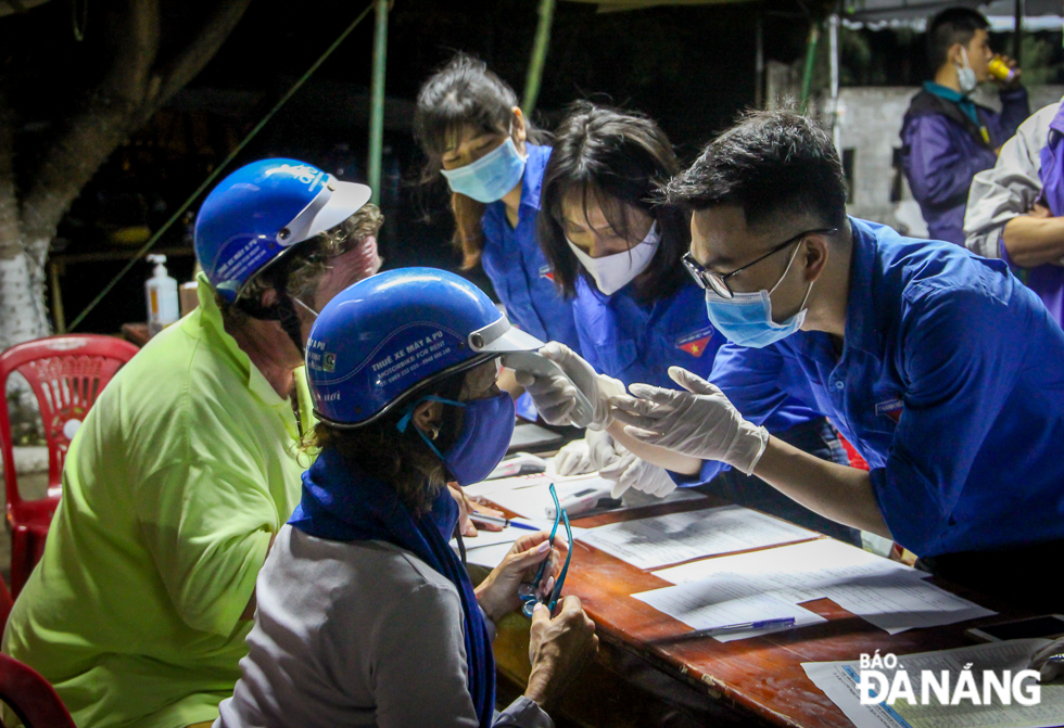 Student volunteers are responsible for checking the temperature of arrivals to the city, working as an interpreter for healthcare workers, and helping international arrivals to fill health declaration forms