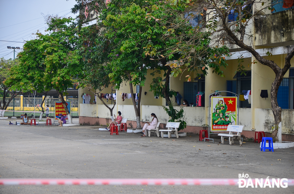 The municipal Department of Health has announced that additional 453 returnees from affected countries would arrive in Da Nang. 272 of them will be sent to the Dong Nghe Training Centre in Hoa Vang District’s Hoa Khuong Commune for quarantine, whilst the remaining 181 will be put in isolation at the Centre for Training National Defense and Security Knowledge.